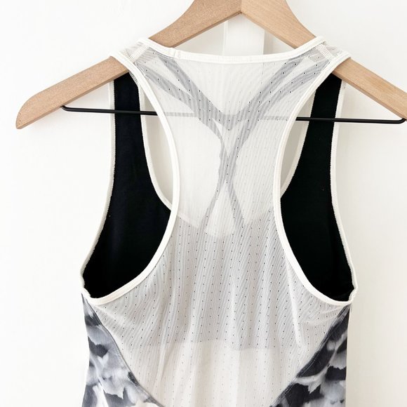 LULULEMON white dance to yoga tank - Picture 8 of 9